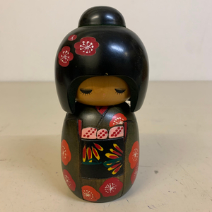 可愛い花柄模様 デザイン 着物 女の子 こけし 三河路 日本製 木の人形 Kokeshi doll Japanese wooden doll 民芸品 伝統工芸【1967