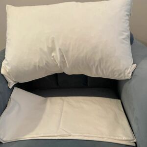 ホテルの枕(フェザーパイマーピロー)羽根とパイプ素材搭載,業務用(プロ仕様)日本製、専用カバー付き