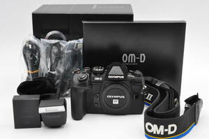 【極美品】7051ショット Olympus OM-D E-M1 MarkII オリンパス ボディ ブラック 黒 箱付き