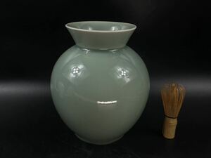 【福蔵】鍋島青磁 花瓶 有田焼 在銘 光山 高22cm