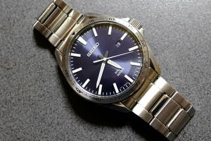 GW特価☆お買い得☆☆ほぼ新品☆☆美品☆SEIKO （セイコー）SOLAR WATER RESISTANT 10bar☆濃紺文字盤☆高視認性☆デイト付き☆匿名発送