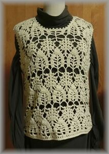 ：手編み：森林模様のベスト M~Lサイズ ひつじとファインアルパカ使用 ハンドメイド かぎ針編み オフホワイト
