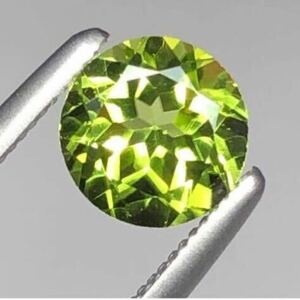 3295【出品限りで終了！若草色の輝き】鑑ソ付0.943ct 天然ペリドット　パキスタン産ルース