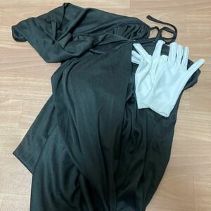 ハロウィン　ドラキュラ　マント　140センチ　フード付き　ヴィランズ　黒 グローブ ブラック 手袋