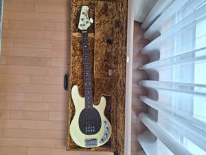 MUSICMAN USA StingRay Butter Cream 2005 LMITED EDITION