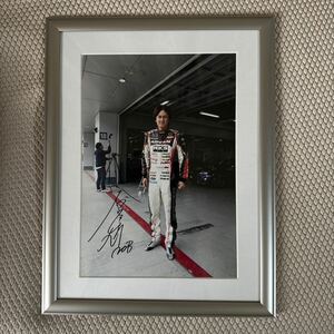 レーサー　谷口信輝 選手　直筆サイン入り　アルミフレーム入り画像　富士スピードウェイピット前