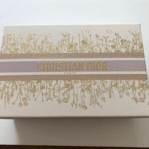 CRISTIAN DIOR PARIS クリスチャン ディオール 　空き箱　箱　空箱　最新　ケース　小物入れ　アクセサリー入れ　BOX ボックス　ピンク　CD