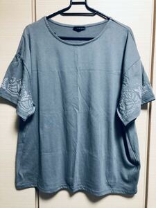 ☆美品　トップス　半袖　カットソー Tシャツ　ゆったり　大きいサイズ　4L☆