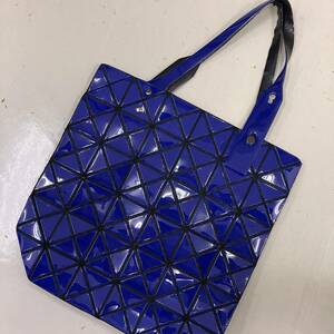 4-00432【BAO BAO ISSEY MIYAKE トートバッグ 青】バオバオ イッセイミヤケ PVC レディース ブルー 1円出品 1円スタート 中古使用品 レトロ