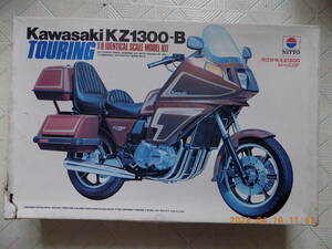 Kawasaki KZ1300-B TOURING ( NITTO 1/8 IDENTICAL SCALE MODEL KIT )