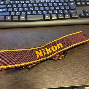 【新品未使用品・送料無料】ニコン Nikon カメラ ストラップ 黄色×ワインレッド　3
