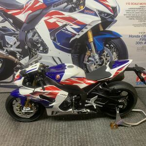 タミヤ 12スケール Honda CBR1000RR-R FIREBLADE SP 30th ANNIVERSARY 塗装組み立て済み