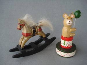 木製ミニチュア〈2個〉ドールハウス 木馬 クマのおもちゃ