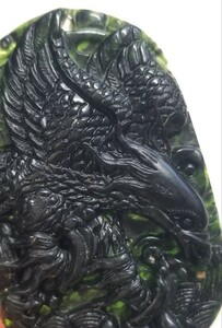 お守り　中国翡翠彫り　アクセサリー素材　鷹　
