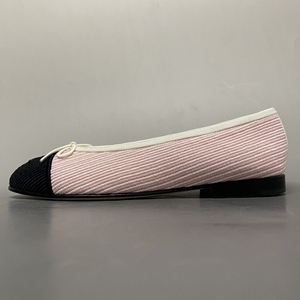 シャネル CHANEL フラットシューズ 37 C G45708 - 化学繊維 ピンク×白×黒 レディース リボン/ココマーク/ストライプ 美品 靴