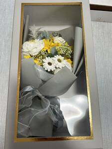 【新品未使用】箱入り　花束　造花　イミテーション　フラワー　プレゼント　贈答用