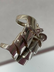 【Ｋ】ヴィヴィアンウエストウッド viviennewestwood アーマーリング 925刻印 指輪 シルバー アクセサリー SV925【1352】