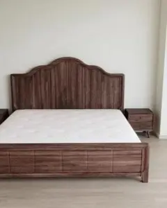 ベッド　中古品　使用感あり　木製　ダブルベッド