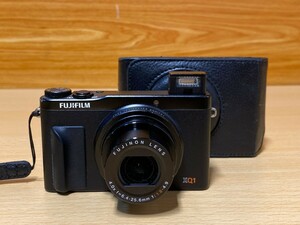 FUJIFILM　デジタルカメラ　FUJINON LENS　4.0×1=6.4-25.6mm 1:1.8-4.9 動作確認済み!