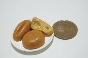 ★J513☆ミニチュア　小物　食べ物　パン☆ドールハウス