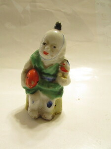 (　会津若松・旧家・蔵出し　)(　明治時代の小さな磁器人形・大黒様と鯛を抱く子供像　)・貴重・珍品