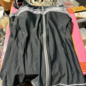 大幅値引歓迎【新品未使用】競泳 競泳水着 学生服 制服 スクール水着 衣料品店 スポーツウェア スイミングスクール ellesse Oサイズ