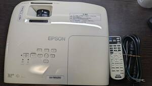 【送料無料】中古　EPSON　プロジェクター　本体　EH-TW5200　プレゼン用