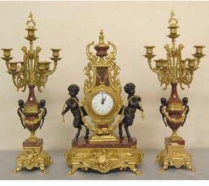 イタリア輸入　大理石と真鍮でできている天使の置物型時計と大理石と真鍮でできている天使のキャンドルセット