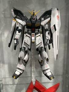 MG1/100 Ver.Ka Hi-νガンダム 塗装完成品 νガンダムカラー