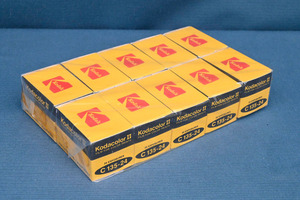 IO258 マニア所有品 長期保管品 コダック Kodak フィルム Kodacolor Ⅱ10個セット 24EXPOSURES C135-24 期限切れ未開封品