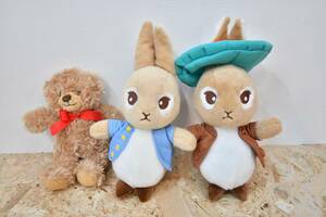 ピーターラビット　Peter Rabbit　うさぎ　ぬいぐるみ　ダイソー　kawaiiシリーズ　＋　クマ　ベア