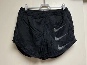 送料格安スピード発送！美品★NIKEナイキDRI-FITランニングショートパンツインナー付き黒★Sサイズジョギング陸上登山トレランマラソン