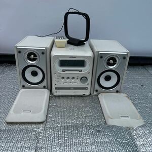 ビクターVicter　CD MD CASETT ERECEIVER 2006年 ワイドFM CA-UXQ10-w