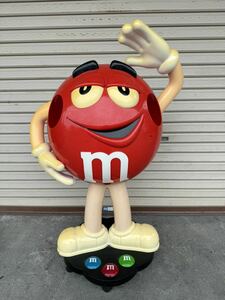 m&m