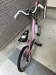 引き取りまた落札者手配　女の子自転車ハローキティ自転車18センチ美品　引き取りまた落札者が配送手配　サンリオ