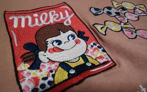 ☆レディース☆PEKO ☆可愛い！ペコちゃん&milky キャンディ♪全部刺繍入りのサーモンピンク色の半袖Tシャツです(o^―^o)大きいサイズ３Ｌ