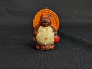 アンティーク 小さな 土人形 陶器人形 目つきの悪い 狸 タヌキ 高さ約6cm