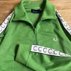 FRED PERRY フレッドペリー トラックジャケット 緑　エンブレム刺繍
