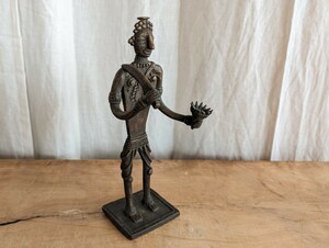真鍮　人形　アンティーク　北米　中南米　オリエント　プリミティブ　銅人物像　真鍮人物像　オブジェ　戦士