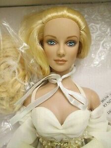 Noel Angel Tonner Doll 125 Made 2011 Daphne NRFB Blonde Christmas Holiday Wings 海外 即決