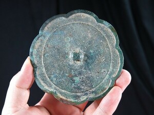 B　八花鏡　宋時代　遺跡発掘品　金工　本物　中国　副葬品　／供養　シルクロード　墳墓　古墳　霊獣