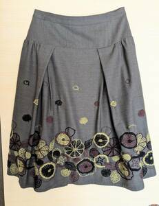 花柄刺繍スカート（薄手ウール）9号～11号　