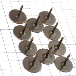 ピンバッジ土台の広い針◆ピンズ用アンティーク真鍮色10本で1セット長さ8mm土台10mmブロンズ色ピンバッチ