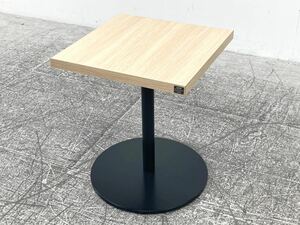 ★A★ オカムラ　アルトピアッツァ　角テーブル　木目天板　ブラック脚　カフェテーブル　会議テーブル　多目的ルーム　オフィス　机