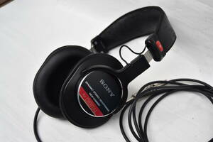 SONY/ソニーの DYNAMIC STEREO HEADPHONES [MDR-CD900ST] の 完動品　　