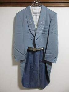 燕尾服 3点セット ブルー　グレー　AM　刺繍有り タキシード 舞台衣装　 結婚式　フォーマル　新郎