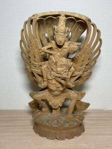 ヴィシュヌ神を肩車するガルーダ ヒンドゥー教 木彫り 彫刻 木像 仏像 インテリア 高さ約18.5cm 若干傷あり