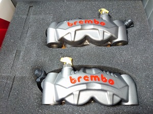 未使用・訳あり ブレンボ ラジアル キャリパーキットGP4-RS 取付ピッチ 108mm brembo