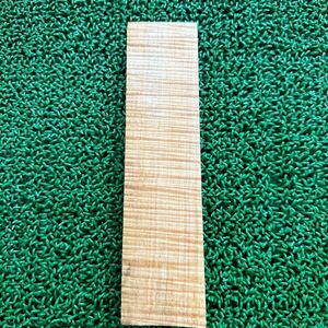  ⑩ 栃 極上縮み杢 24×6×1.8cm 150g木材