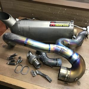 △ KTM1190 RC8 VBKVR44DX9M957〜外し AKRAPOVIC マフラー